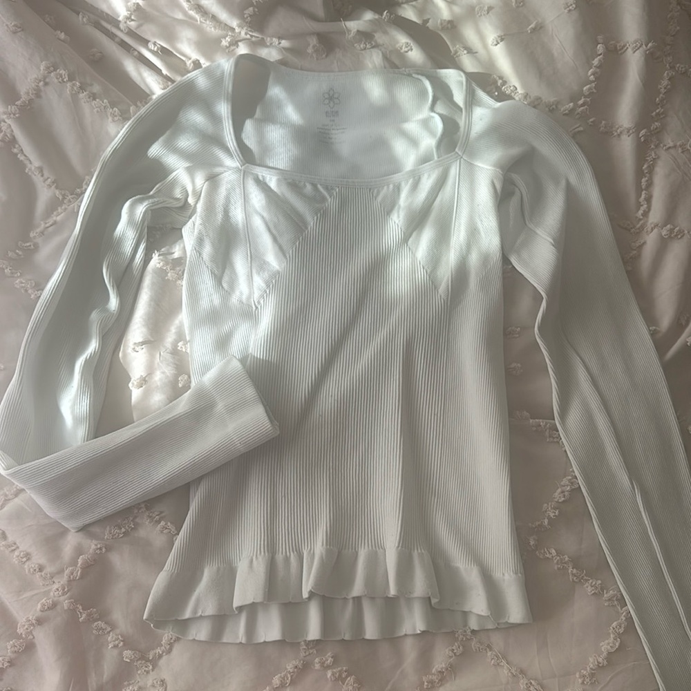 White, Long Sleeve Aura Athletic Material Top. Size Small/Medium.
